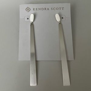 Kendra Scott Silver Drop Earrings NEW WITH TAG AND DUST BAG